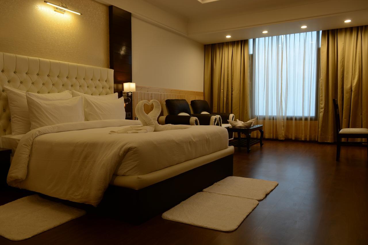 Hotel Dhroov By Mystical Views Shimla Eksteriør billede